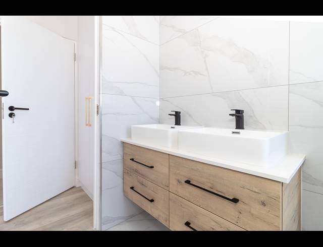 3 BEDROOM HOUSE FOR SALE IN SANDOWN